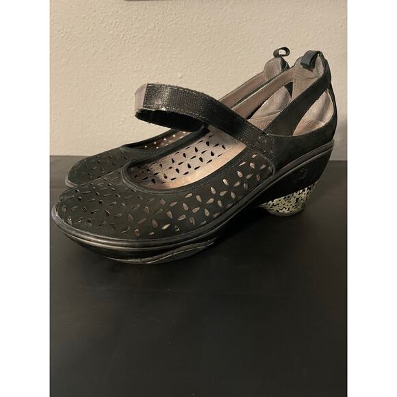 Jambu Shoes Womens Size 8 Medium Mary Jane Wedge Memory Foam Floral Cutout Heel - Picture 1 of 12